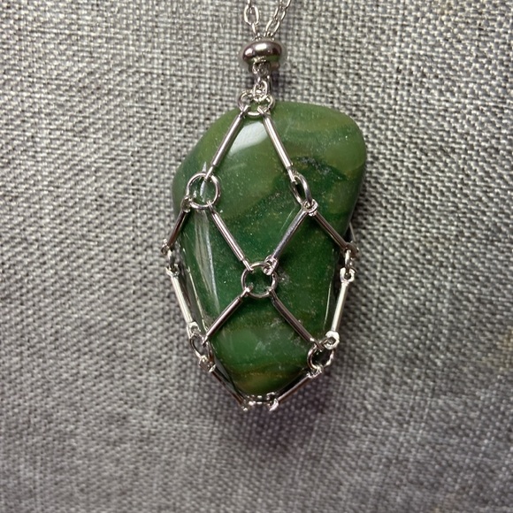 NEW LARGE POLISHED AVENTURINE STONE PENDANT NECKLACE - Picture 1 of 8